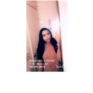 Meet your Posher, Alejandra